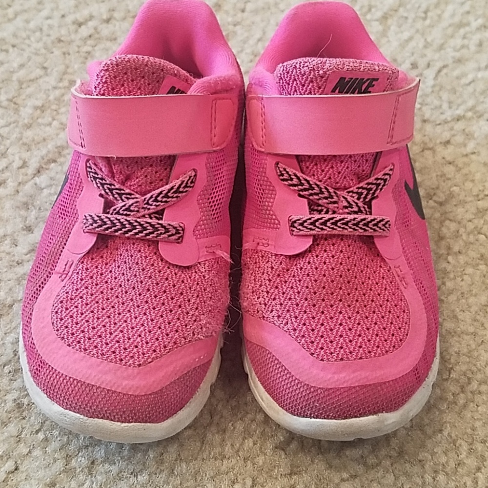 Toddler Girls Pink Nike Free Sneakers size 8